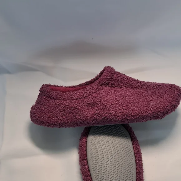 Soft and Cozy Slipper - Picture 6 of 8